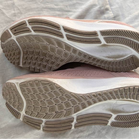 Nike Women’s Sneakers – Size 11 – Mauvy Pink - Picture 7 of 7